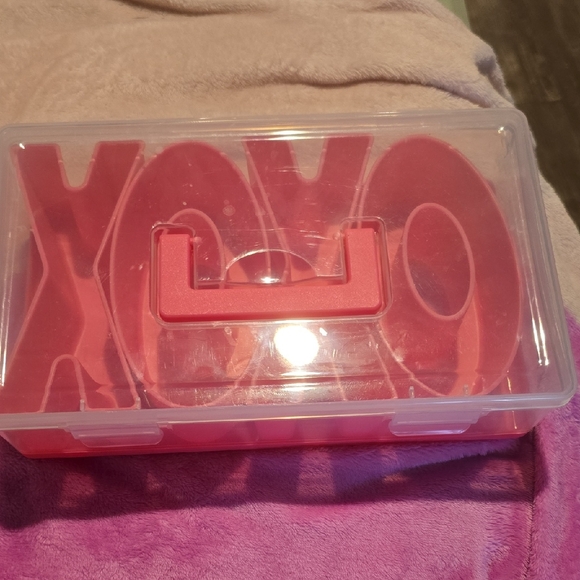 Pink XOXO Storage Box - Picture 1 of 3